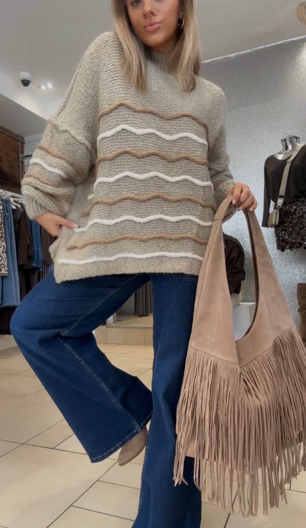 a87d0661-88a7-4836-bcb9-c301a86d7201